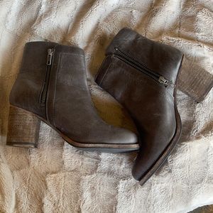 FRYE Addie Double Zip Boots Size 7.5 Stone/Gray